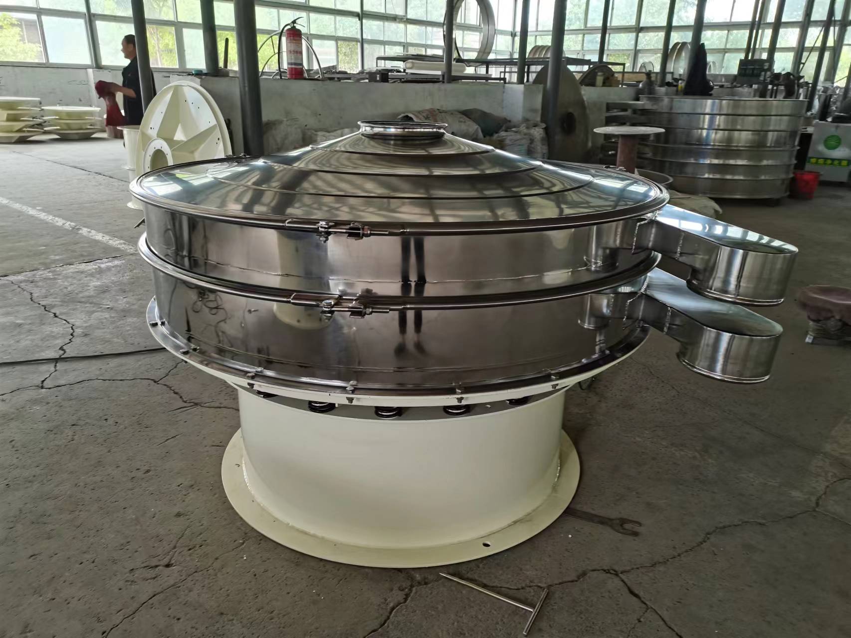 大振篩機(jī)帶你深入地了解振動(dòng)篩產(chǎn)品及目標(biāo)用戶，和你一起制定現(xiàn)場(chǎng)使用方案。